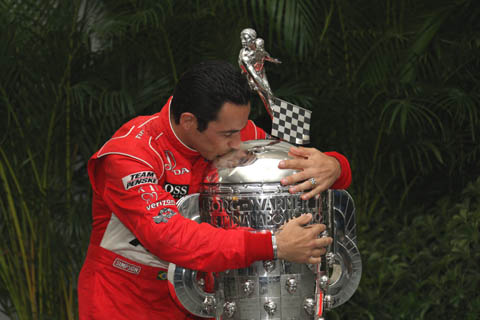 helio_bw_trophy